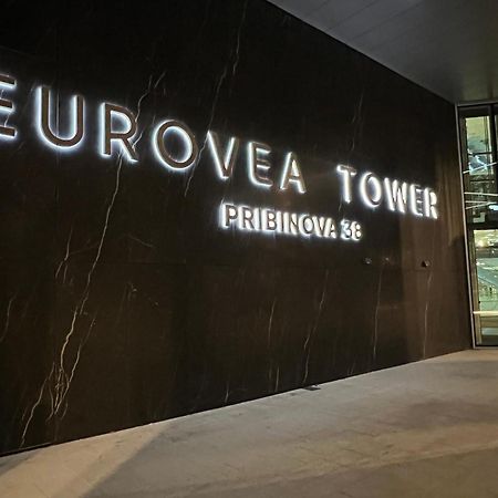 ברטיסלאבה Nikas Eurovea Apartments - Free Parking מראה חיצוני תמונה